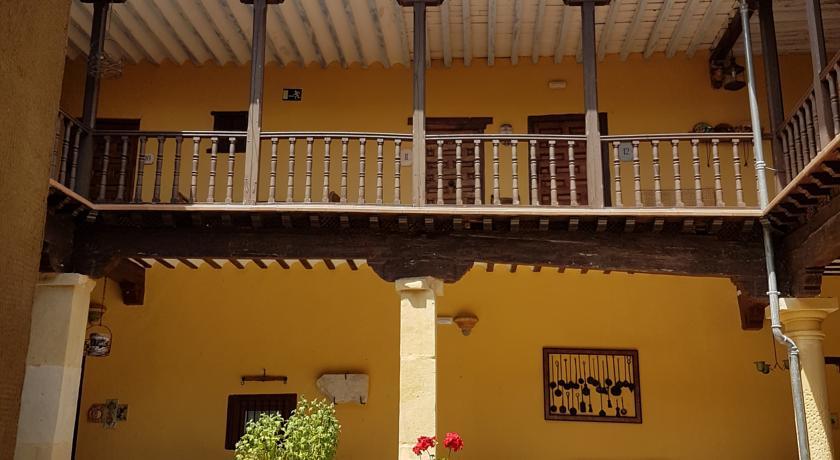 Casa Palacio Conde De Garcinarro Huete Exteriér fotografie