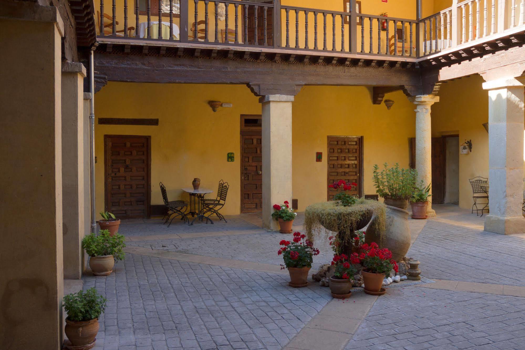Casa Palacio Conde De Garcinarro Huete Exteriér fotografie